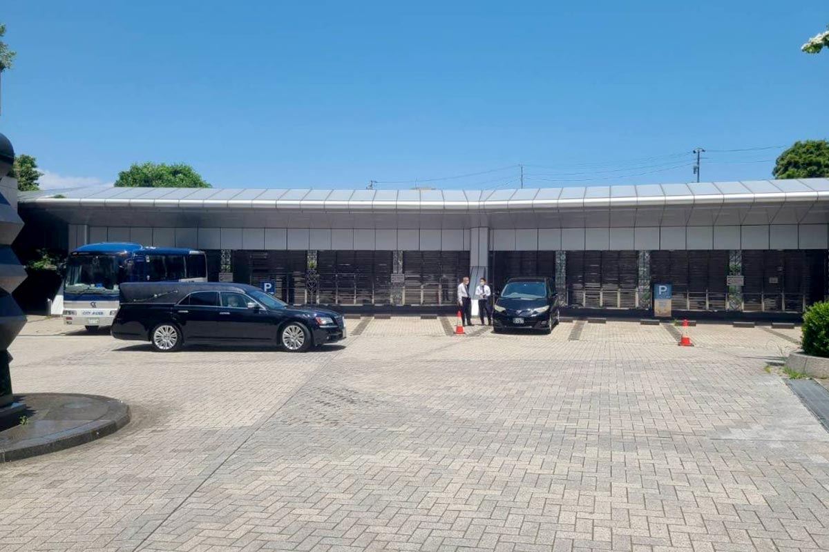 横浜市久保山斎場の駐車場